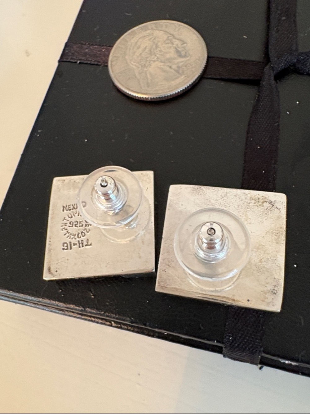 Taxco Silver 925 and 
Onyx Earrings - Geometric Design - Picture 2 of 2